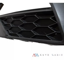 Load image into Gallery viewer, Rejilla Vento Polo 20-22 c/triangulo p/faro niebla izq.