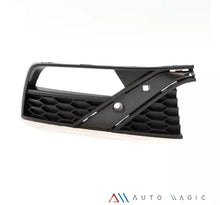 Load image into Gallery viewer, Rejilla Vento Polo 20-22 c/triangulo p/faro niebla der.