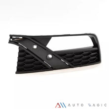 Load image into Gallery viewer, Rejilla Vento Polo 20-22 c/triangulo p/faro niebla izq.