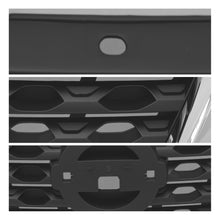 Load image into Gallery viewer, Parrilla Kicks 17-19 c/mold. cromo