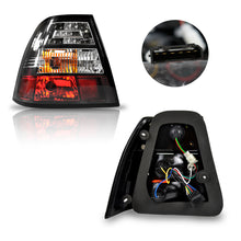 Cargar imagen en el visor de la galería, Calaveras Jetta 99-07 Led negras