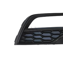 Load image into Gallery viewer, Rejilla Vento Polo 20-22 s/triangulo p/faro niebla der.