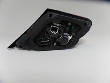 Cargar imagen en el visor de la galería, Calavera Passat cc 13-16 Led interior izq.