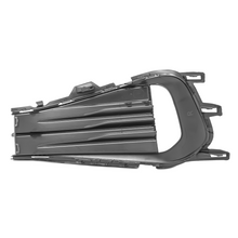 Load image into Gallery viewer, Rejilla Jetta 22-24 p/faro s/sensor izq.