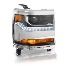Load image into Gallery viewer, Faro Silverado cheyenne 16-18 p/xenon bisel cromo der.