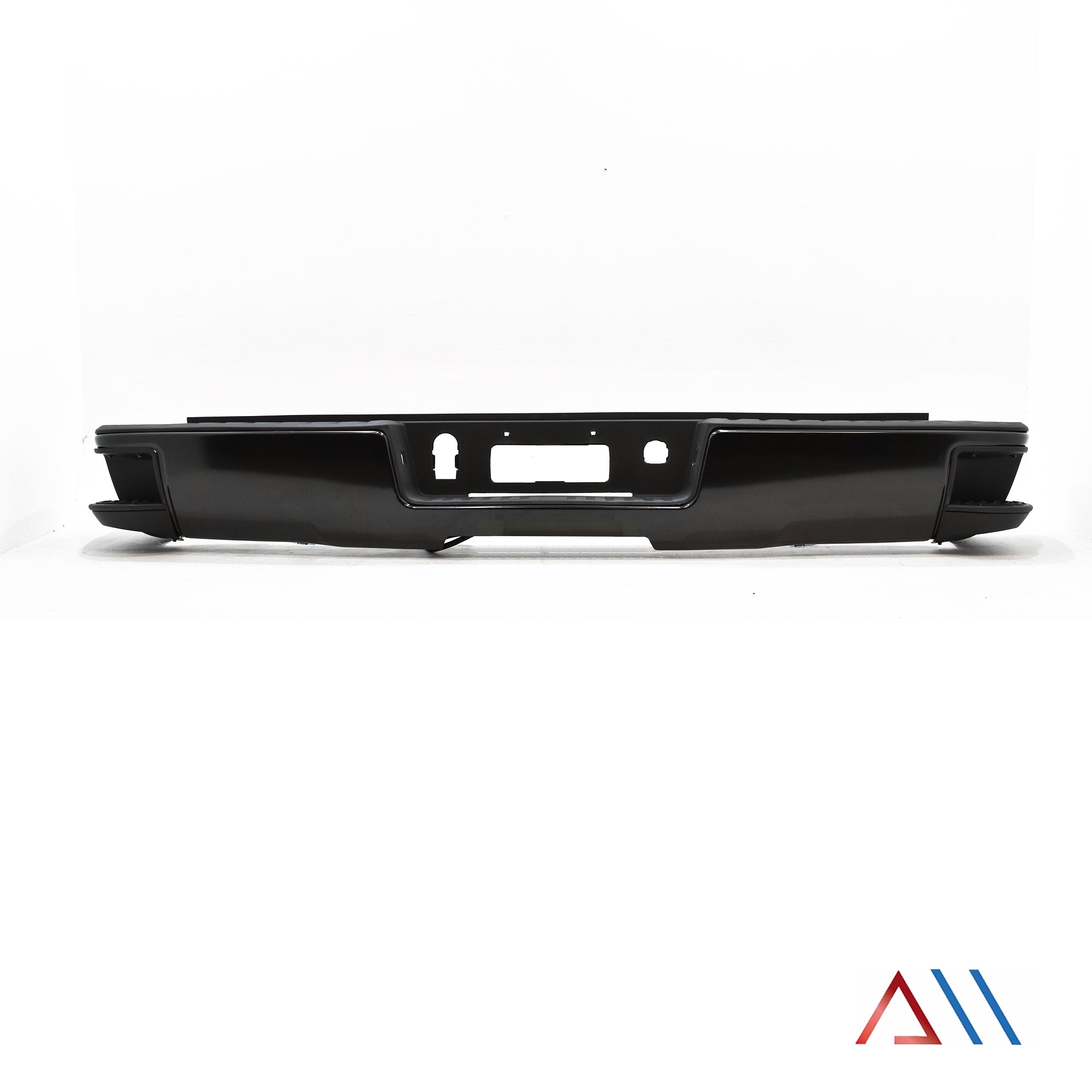 Defensa tras. Silverado Cheyenne 14-22 s/sensor completa c/soportes nga.