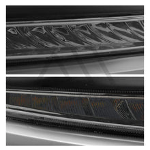 Load image into Gallery viewer, Faro Luz de dia Captiva 24-25 Led izq.