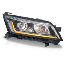 Load image into Gallery viewer, Faro Aveo 24-26 8pin c/luz de día y foco led derecho
