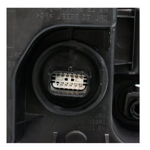 Cargar imagen en el visor de la galería, Faro Silverado, Cheyenne Lt/Rst 22-26 Led izq.