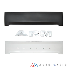 Load image into Gallery viewer, Moldura aplique Ram 06-24 para tapa de cajuela