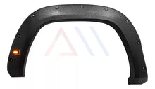 Load image into Gallery viewer, Cantoneras Tundra 22-24 ngo. matte con cuarto ambar
