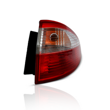Load image into Gallery viewer, Calavera Fiesta sedan 13-16 c/focos exterior der.