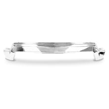 Cargar imagen en el visor de la galería, Defensa del. Silverado Cheyenne 23-25 seccion inferior c/hoyo p/sensor cromo