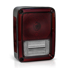 Cargar imagen en el visor de la galería, Calavera Jeep Wrangler 07-18 c/focos c/arnes izq.