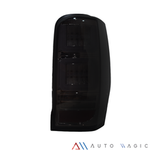 Load image into Gallery viewer, Calaveras L200 20-23 LED negras Performance