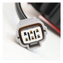 Cargar imagen en el visor de la galería, Calavera L200 20-24 Gls c/arnes c/Led der.