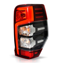 Cargar imagen en el visor de la galería, Calavera L200 20-24 Gls c/arnes c/Led der.