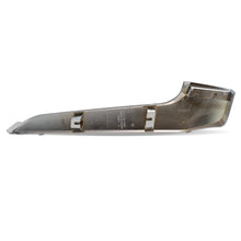 Load image into Gallery viewer, Moldura de def. L200 20-24 cromo inf. derecha