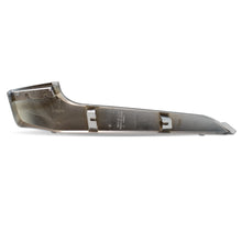 Cargar imagen en el visor de la galería, Moldura de def. L200 20-24 cromo inf. izquierda