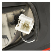 Load image into Gallery viewer, Calavera MZ 3 sedan 14-18 Led interior izq.
