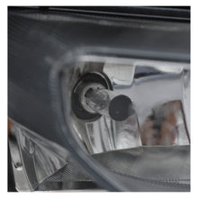 Cargar imagen en el visor de la galería, Faro antiniebla Mazda 3 10-13 c/foco derecho