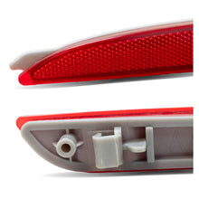 Cargar imagen en el visor de la galería, Reflectante Mazda 3 10-13 trasero derecho