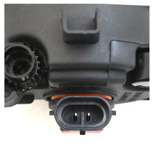 Cargar imagen en el visor de la galería, Faro niebla izq. Versa 12-19/ Platina 02-10/ Sentra 04-06/ Almerra 02-04/ Xtrail 04-07/ Micra 05-07/ Clio 01-09/ Koleos c/foco