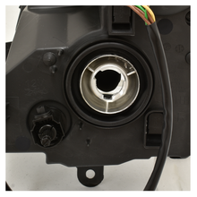 Load image into Gallery viewer, Faro Sentra 07-10 c/arnes cromo derecho