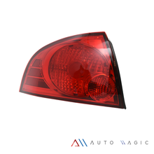Load image into Gallery viewer, Calavera Sentra 04-06 c/focos izq.