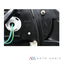 Load image into Gallery viewer, Calavera Sentra 04-06 c/focos izq.