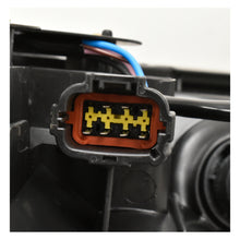 Load image into Gallery viewer, Faro Sentra 13-16 sin cuarto lateral, c/luz de dia izq.