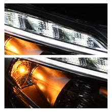 Cargar imagen en el visor de la galería, Faro Peugeot 208 17-21 elect. c/luz de dia der.