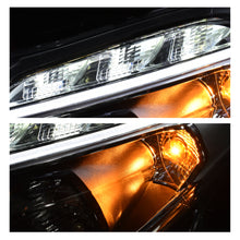 Cargar imagen en el visor de la galería, Faro Peugeot 208 17-21 elect. c/luz de dia izq.