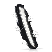 Cargar imagen en el visor de la galería, Cuarto Peugeot 208 22-24 luz de dia led der.