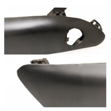 Cargar imagen en el visor de la galería, Moldura de defensa Peugeot 307 01-04 del. der.