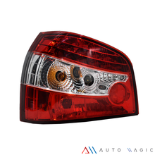 Load image into Gallery viewer, Calaveras Audi A3 96-02 LED rojas Performance