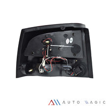Load image into Gallery viewer, Calaveras Charger 06-08 LED rojas Performance