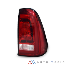 Load image into Gallery viewer, Calaveras Hilux 16-23 LED rojas rojas performance