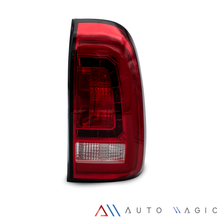 Load image into Gallery viewer, Calaveras Hilux 16-23 LED rojas rojas performance