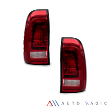 Load image into Gallery viewer, Calaveras Hilux 16-23 LED rojas rojas performance