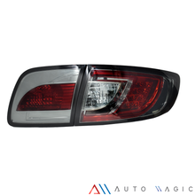 Cargar imagen en el visor de la galería, Calaveras Mazda 3 sedan 03-08 negras Performance