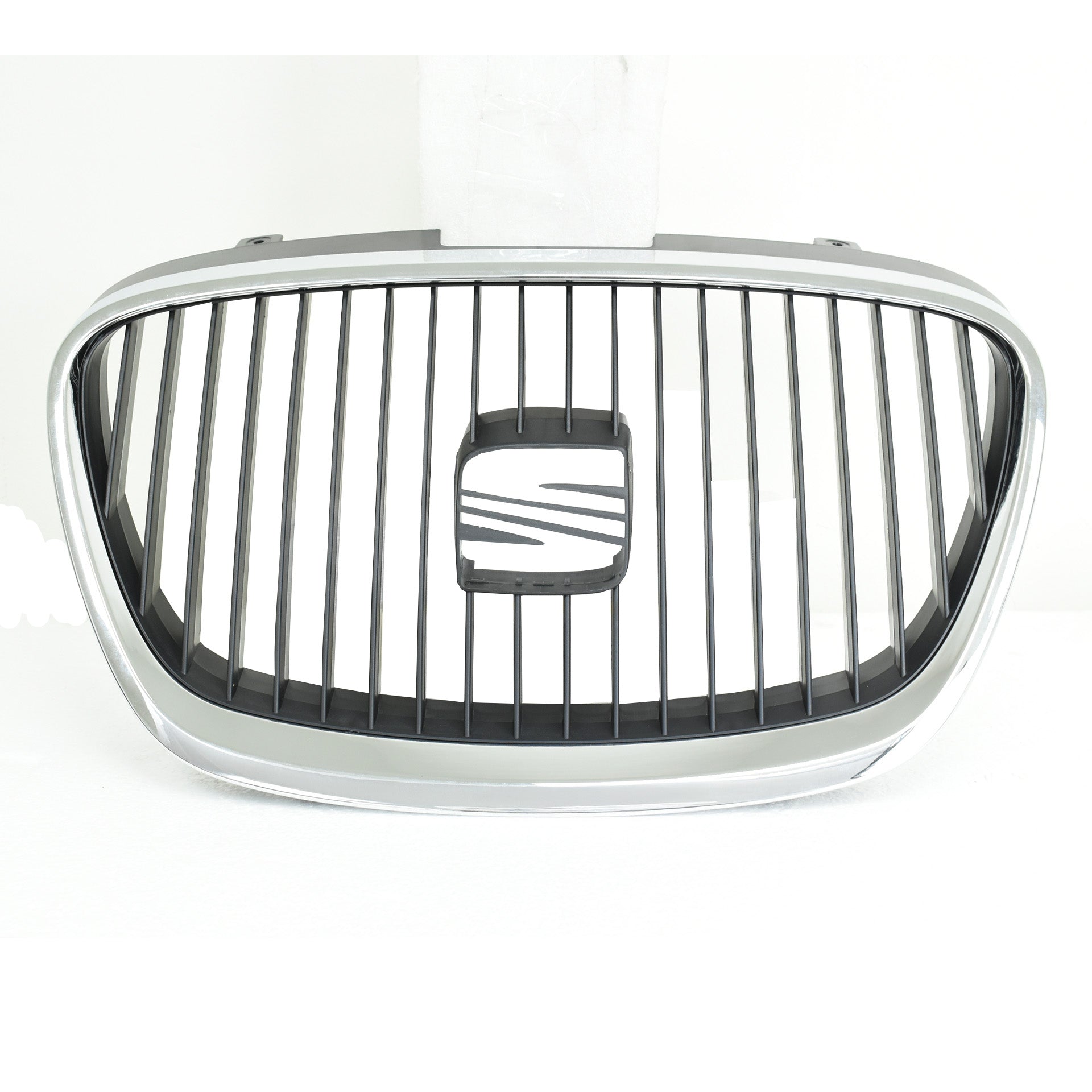 Parrilla Leon 05-09 c/mold cromo