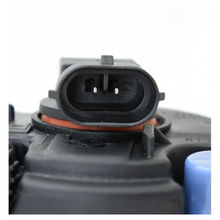 Load image into Gallery viewer, Faro niebla Yaris 06-24 Hilux 16-20 Prius 14-15 Rav4 06-12 Corolla 09-16 Camry 07-15 Avanza 07-11 Tacoma 12-17 Sienna 11-17 4Runner 10-13 Tundra 14-16 c/foco der.