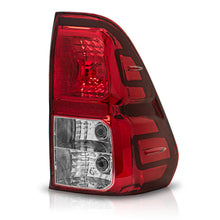 Load image into Gallery viewer, Calavera Hilux 16-24 s/arnes der.