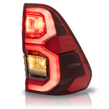 Load image into Gallery viewer, Calavera Hilux 21-24 Led c/arnes c/focos der.