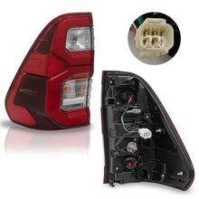 Load image into Gallery viewer, Calavera Hilux 21-24 Led c/arnes c/focos izq.