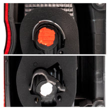 Load image into Gallery viewer, Calavera Hiace 05-13 s/arnes der.