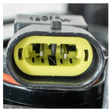 Load image into Gallery viewer, Faros de niebla Hiace 20-25 KIT c/luz de dia, c/arnes y switch univ.