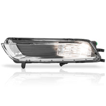 Load image into Gallery viewer, Faro niebla Passat cc 13-16 c/foco izq.