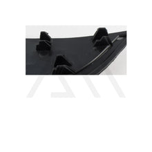 Load image into Gallery viewer, Cuarto reflejante Passat 12-15 del. izq.